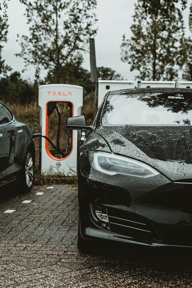 O standard de carregamento da Tesla está a ganhar adeptos